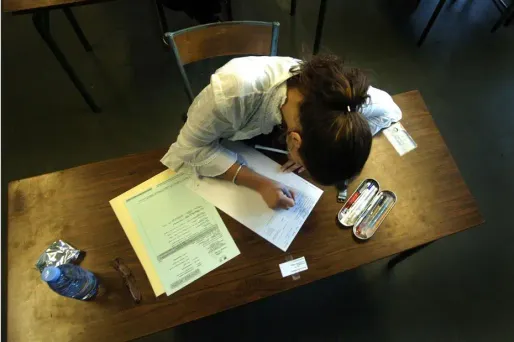Les accusations se dissipent autour d'un lycéen accusé de fuites au baccalauréat.