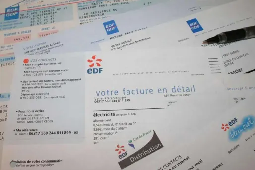 EDF et GDF sont accusées de profiter de la méconnaissance de leurs clients pour les rouler.