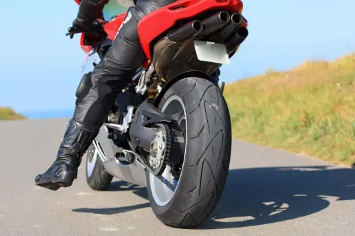 Des expériences emenées en Belgique montrent que cette légalisation n'augmentait pas le nombre d'accidents.