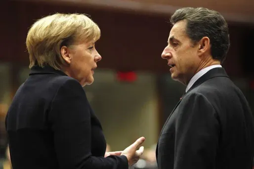 Angela Merkel et Nicolas Sarkozy devraient se mettre d'accord dans les dix jours pour rassurer les marchés lors du sommet européen des 8 et 9 décembre.