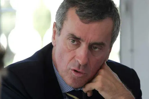 Jérôme Cahuzac, président de la commission des Finances à l'Assemblée, juge que le pays n'aura pas les moyens de mettre en oeuvre le programme du PS.