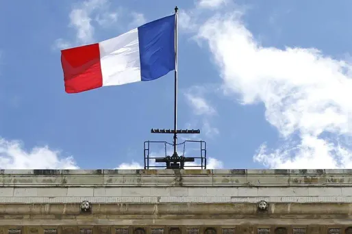 Le texte prévoit un an d’emprisonnement et 45.000 euros d’amende pour toute personne niant publiquement le génocide.