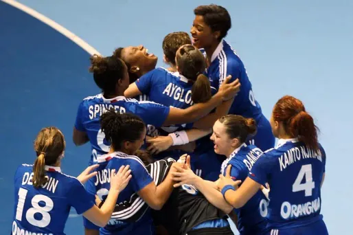 Hand : pourquoi il faut regarder les "filles"