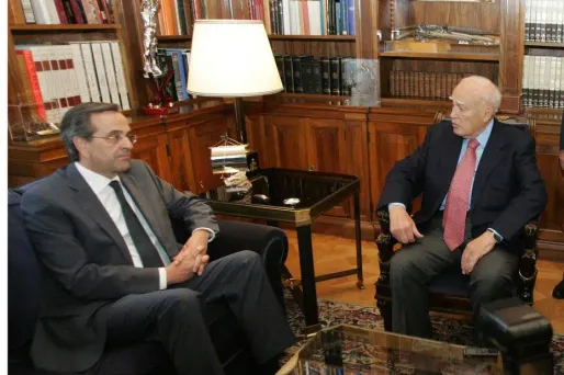 Le flou demeure cependant sur le nom du successeur de Papandréou chargé d’appliquer les réformes.