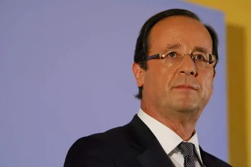 François Hollande a réagi pour la première fois au discours prononcé jeudi soir à Toulon par Nicolas Sarkozy dans le JDD. Il estime que la parole de Nicolas Sarkozy s'est "épuisée".