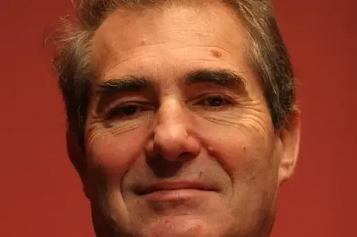 La gauche favorite, l'UMP sans illusion