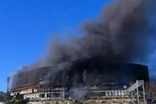 Etats-Unis : crash contre un bâtiment