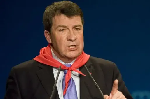 Exit Darcos, Tron et Baroin en approche