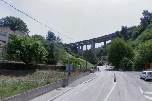 L'accident a eu lieu sur le viaduc qui surplombe la commune de La Trinité, à l'Est de Nice.