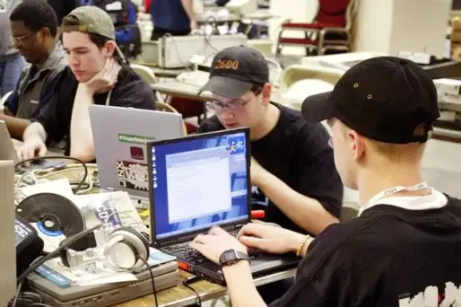 Un immense réseau d'ordinateurs piratés