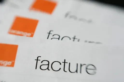 La facture des offres triple-play d'Orange va augmenter de 1, 2 ou 3 euros à partir du 1er février prochain. Les autres opérateurs devraient également répercuter la hausse de la TVA.