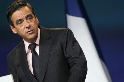 Pour François Fillon, il y a un avant et un après remaniement.