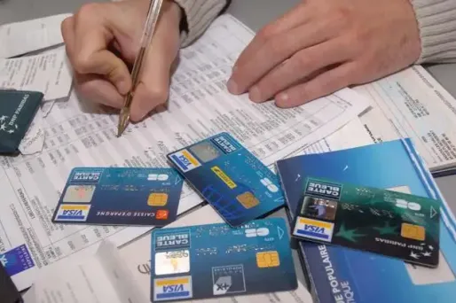 Les frais cachés des cartes bleues