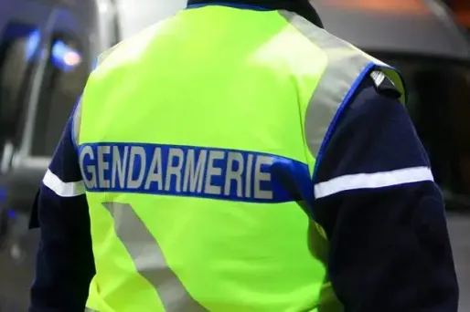 Un gendarme suspendu pour un poème