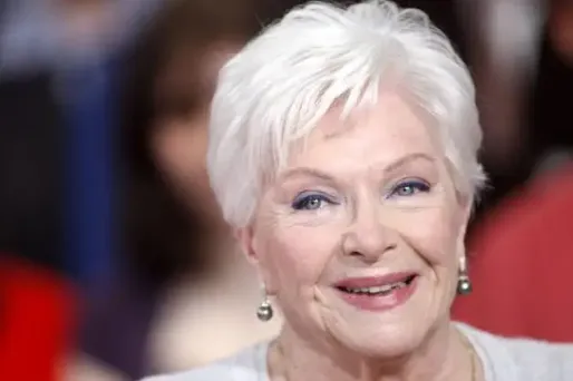 Line Renaud se remet à la chanson