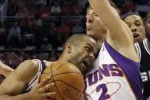 Phoenix démarre bien face aux Spurs