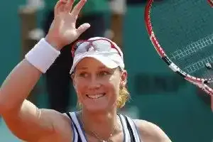 Stosur surprend Serena