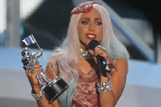 Lady Gaga écrase la concurrence