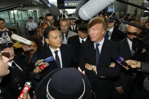 "Vous connaissez mon ami Eric Besson?"