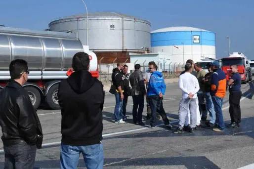 L'Elysée fait débloquer 3 dépôts