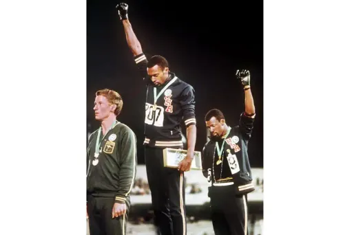 Tommie Smith revend son or