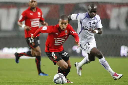 Rennes prend les rênes