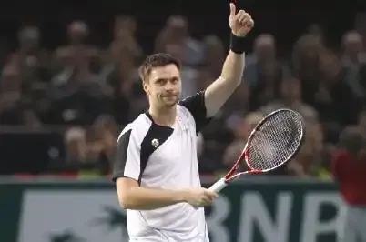 Söderling: "Pas surpris par Llodra"