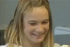 Laura, 14 ans, interdite de tour du monde