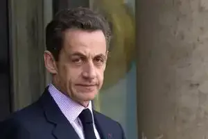 Mi-mandat sous le signe de la confusion pour Sarkozy