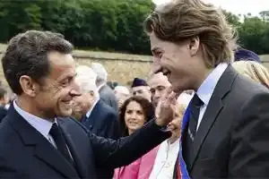 Nicolas Sarkozy à la rescousse de son fils