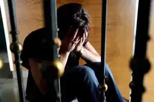 Violences : le bracelet électronique va être testé