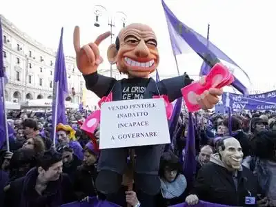Plus de 350.000 manifestants à Rome pour dire non à Berlusconi