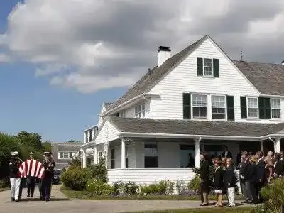 Début de trois journées d'hommage à Ted Kennedy