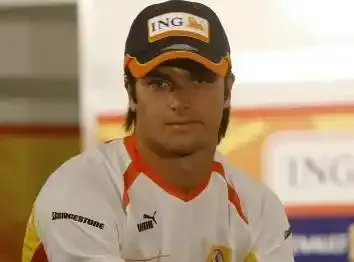 Renault se sépare de Piquet