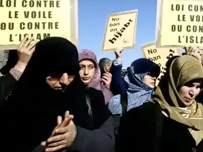 Signes religieux à l’école : interdiction confirmée