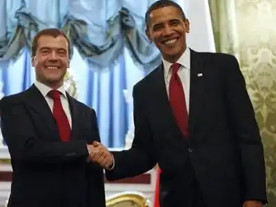 Obama et Medvedev sur la voie du désarmement nucléaire