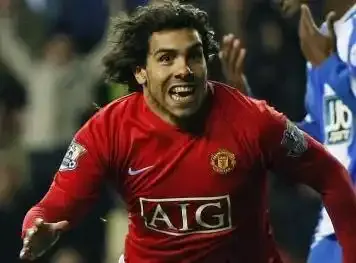 Tevez traverse Manchester