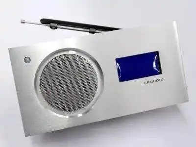 Radio numérique terrestre : le CSA choisit 160 radios