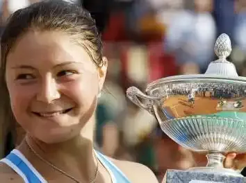 Safina rectifie le tir