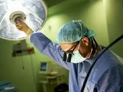 Une alternative à la chirurgie à coeur ouvert