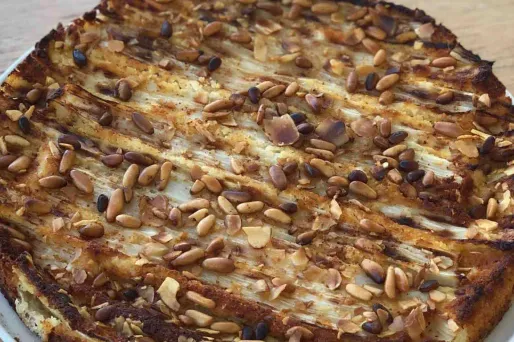 Tarte asperges, amandes et chèvre frais d'Yves Camdeborde