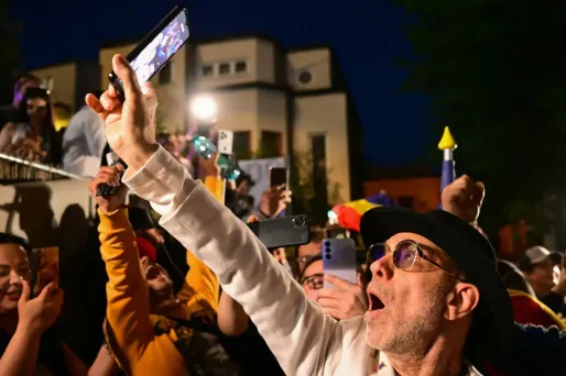 Roumanie : le candidat d'extrême droite en tête du premier tour de la présidentielle