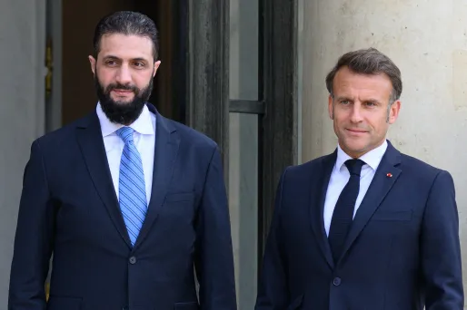 Emmanuel Macron appelle le président al-Chareh à protéger «tous les Syriens» et justifie sa venue en France