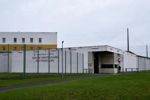 Trafics à la prison de Réau en Seine-et-Marne : six surveillants mis en examen, dont deux écroués