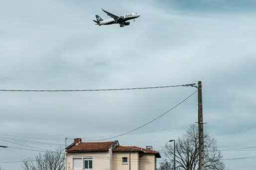 Nuisances de l'aérien : des militants craignent un «rétropédalage» du gouvernement