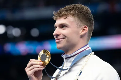 Léon Marchand dénonce l'abandon de la généralisation des deux heures de sport en plus au collège