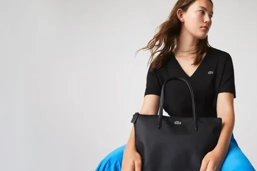 33% de remise sur ce sac Lacoste