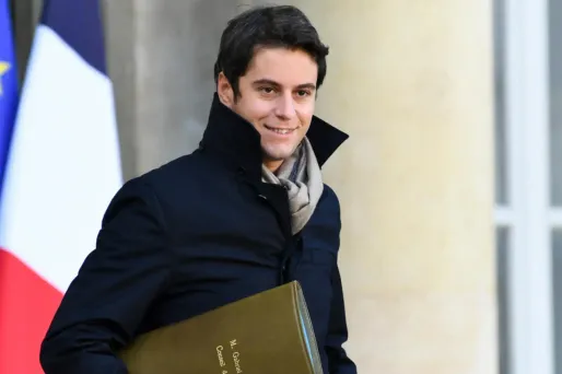 Gabriel Attal sourire
