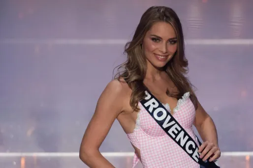 miss provence april Benayoum