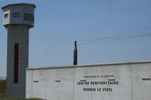 Au total, 200 détenus doivent être incarcérés dans les prisons de Vendin-le-Vieil et de Condé-sur-Sarthe.